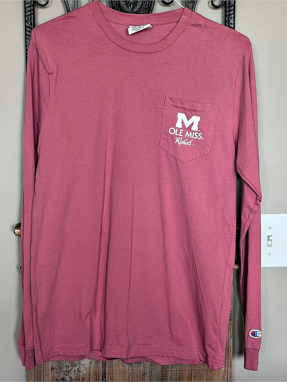 Champion Ole Miss Long Sleeve TSHIRT Size Medium EUC